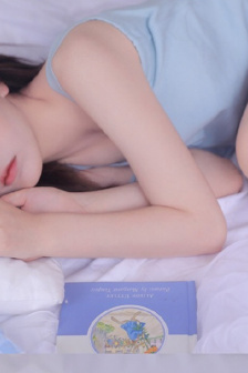 皮包上撒了乳液怎么办