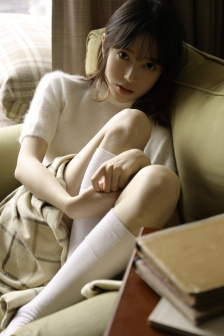 男生靠女生